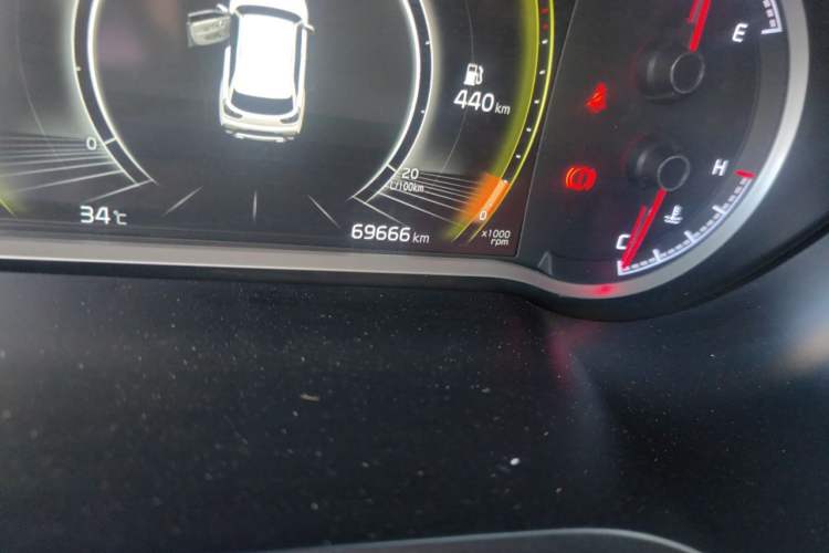 Used Kia Sportage R 2018 2.0L Automatic Smart Luxury Version China V Standard Odometer Close Up
