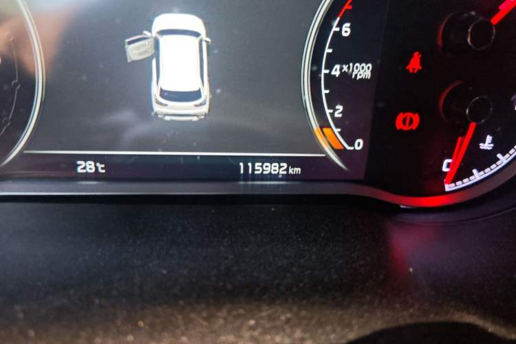 Used Kia Sportage R 2018 2.0L Automatic Smart Luxury Version China V Standard Odometer Close Up