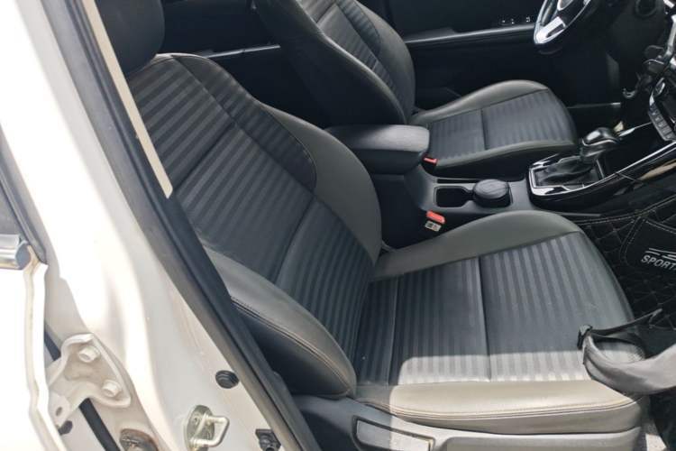 Used Kia Sportage R 2018 2.0L Automatic Smart Luxury Version China V Standard Right Front Seat