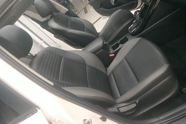 Used Kia Sportage R 2018 2.0L Automatic Smart Luxury Version China V Standard Right Front Seat