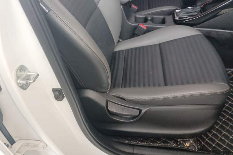 Used Kia Sportage R 2018 2.0L Automatic Smart Luxury Version China V Standard Right Front Seat
