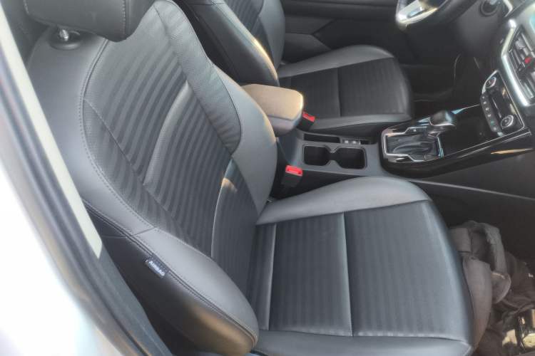 Used Kia Sportage R 2018 2.0L Automatic Smart Luxury Version China V Standard Right Front Seat