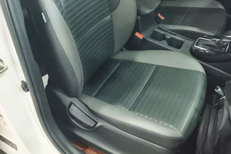 Used Kia Sportage R 2018 2.0L Automatic Smart Luxury Version China V Standard Right Front Seat