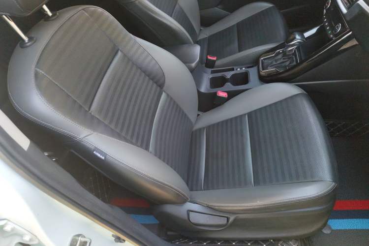 Used Kia Sportage R 2018 2.0L Automatic Smart Luxury Version China V Standard Right Front Seat