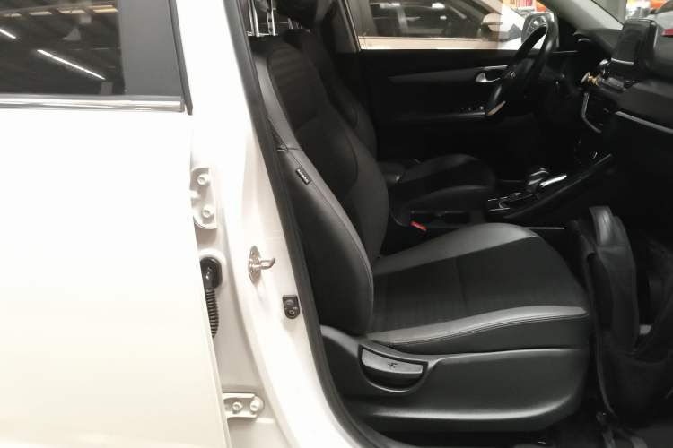 Used Kia Sportage R 2018 2.0L Automatic Smart Luxury Version China V Standard Right Front Seat