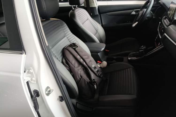 Used Kia Sportage R 2018 2.0L Automatic Smart Luxury Version China V Standard Right Front Seat