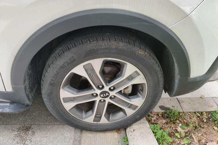 Used Kia Sportage R 2018 2.0L Automatic Smart Luxury Version China V Standard Right Front Wheel Hub