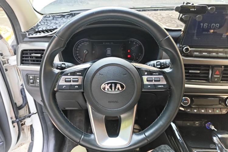 Used Kia Sportage R 2018 2.0L Automatic Smart Luxury Version China V Standard Steering Wheel