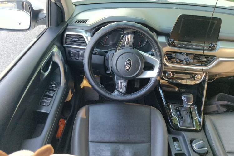 Used Kia Sportage R 2018 2.0L Automatic Smart Luxury Version China V Standard Steering Wheel