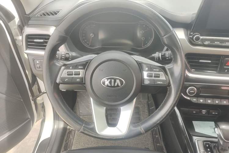 Used Kia Sportage R 2018 2.0L Automatic Smart Luxury Version China V Standard Steering Wheel