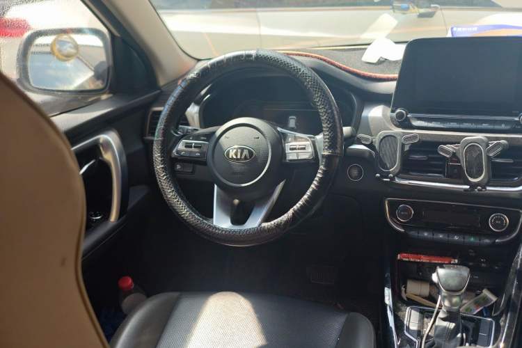 Used Kia Sportage R 2018 2.0L Automatic Smart Luxury Version China V Standard Steering Wheel