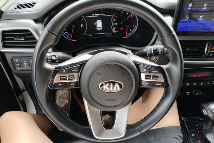 Used Kia Sportage R 2018 2.0L Automatic Smart Luxury Version China V Standard Steering Wheel