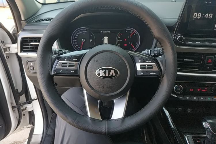 Used Kia Sportage R 2018 2.0L Automatic Smart Luxury Version China V Standard Steering Wheel