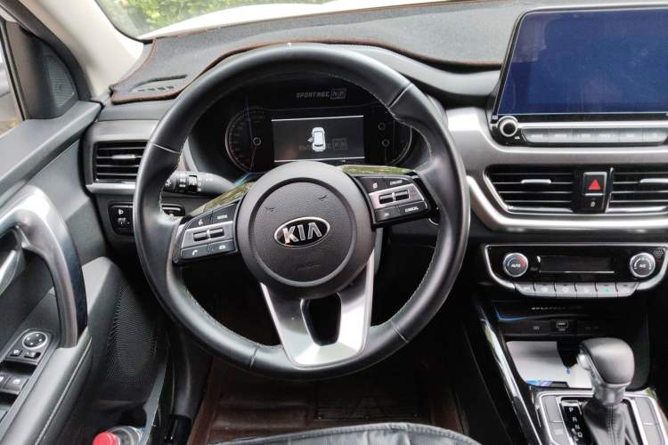 Used Kia Sportage R 2018 2.0L Automatic Smart Luxury Version China V Standard Steering Wheel