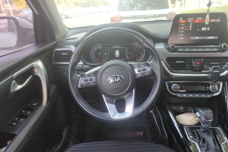 Used Kia Sportage R 2018 2.0L Automatic Smart Luxury Version China V Standard Steering Wheel