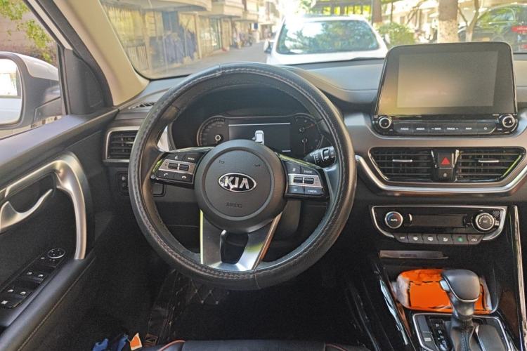 Used Kia Sportage R 2018 2.0L Automatic Smart Luxury Version China V Standard Steering Wheel