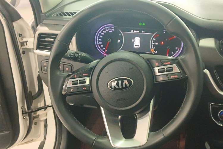 Used Kia Sportage R 2018 2.0L Automatic Smart Luxury Version China V Standard Steering Wheel