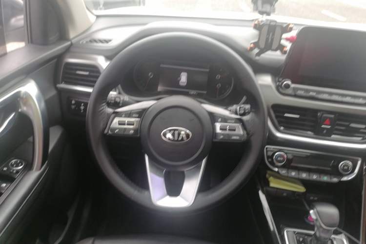 Used Kia Sportage R 2018 2.0L Automatic Smart Luxury Version China V Standard Steering Wheel