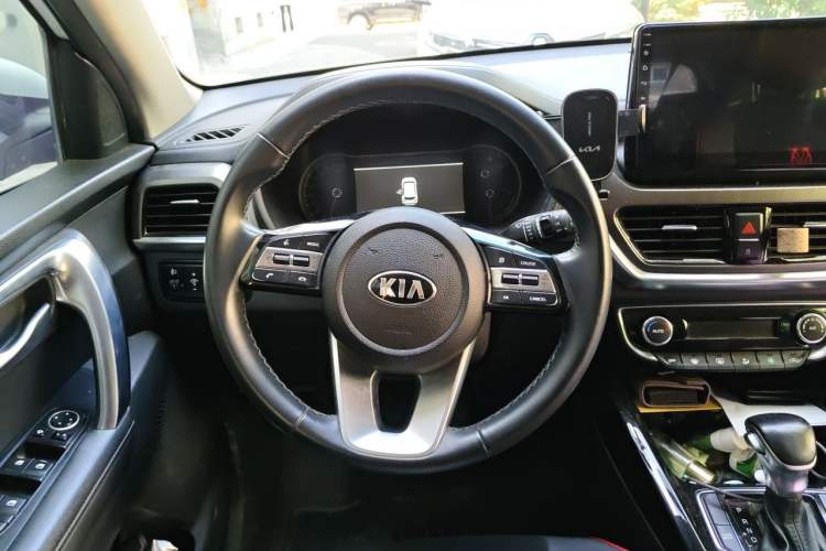 Used Kia Sportage R 2018 2.0L Automatic Smart Luxury Version China V Standard Steering Wheel