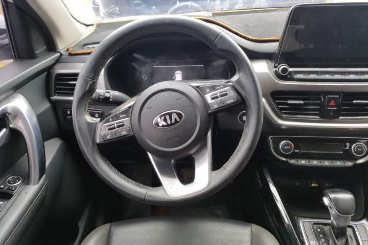 Used Kia Sportage R 2018 2.0L Automatic Smart Luxury Version China V Standard Steering Wheel