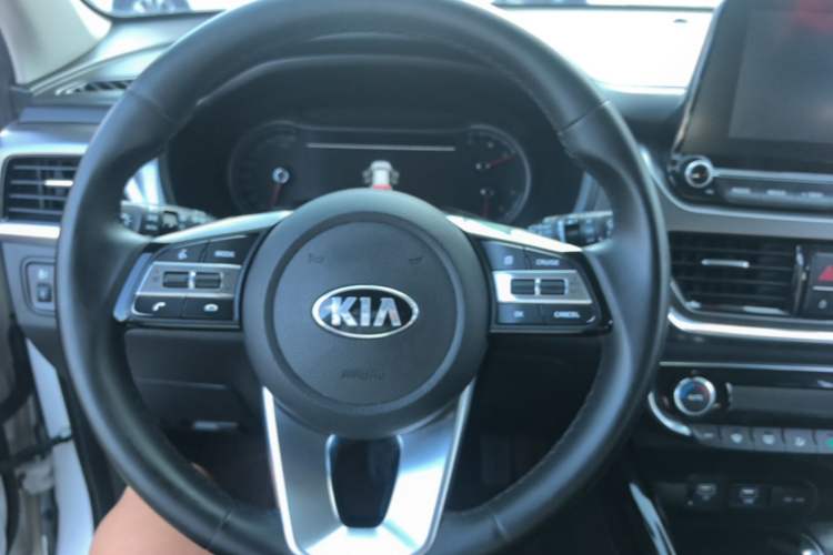Used Kia Sportage R 2018 2.0L Automatic Smart Luxury Version China V Standard Steering Wheel