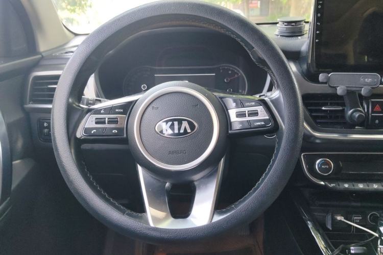Used Kia Sportage R 2018 2.0L Automatic Smart Luxury Version China V Standard Steering Wheel