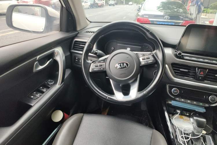 Used Kia Sportage R 2018 2.0L Automatic Smart Luxury Version China V Standard Steering Wheel