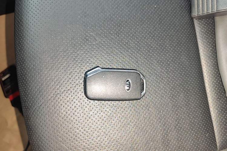 Used Kia Sportage R 2018 2.0L Automatic Smart Luxury Version China V Standard Vehicle Key