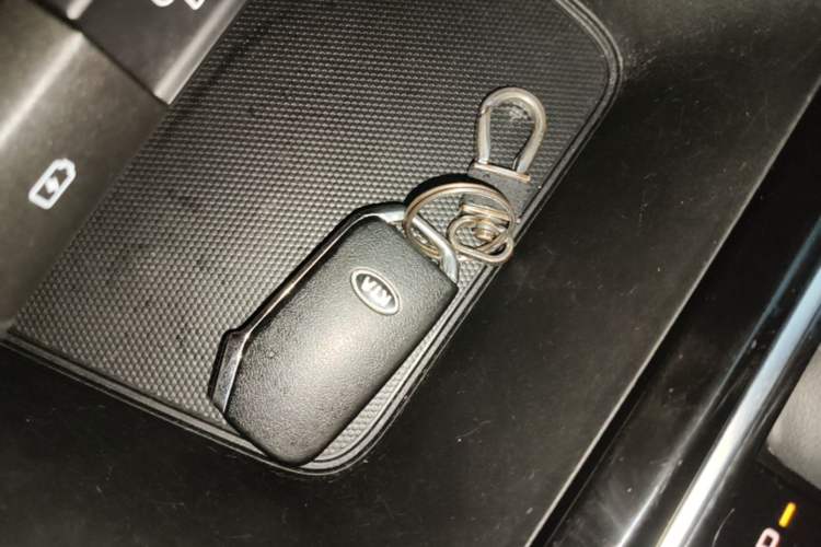 Used Kia Sportage R 2018 2.0L Automatic Smart Luxury Version China V Standard Vehicle Key