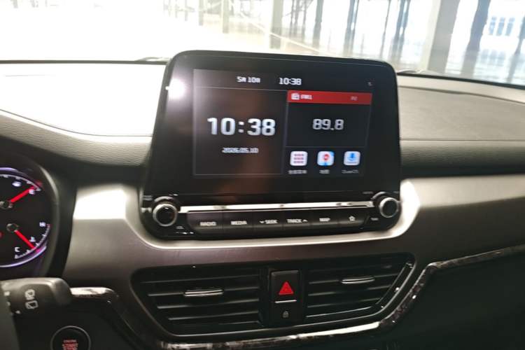 Used Kia Sportage R 2018 2.0L Automatic Smart Luxury Version China V Standard Audio And AC Panel