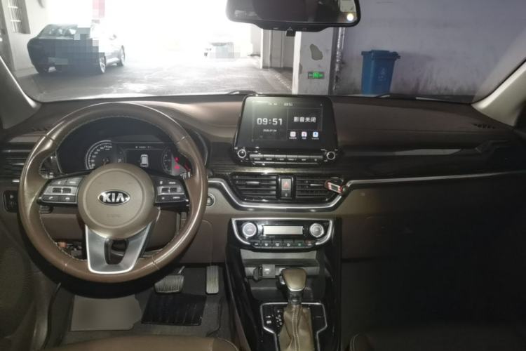 Used Kia Sportage R 2018 2.0L Automatic Smart Luxury Version China V Standard Center Console