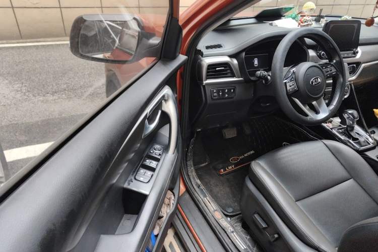 Used Kia Sportage R 2018 2.0L Automatic Smart Luxury Version China V Standard Driver Seat