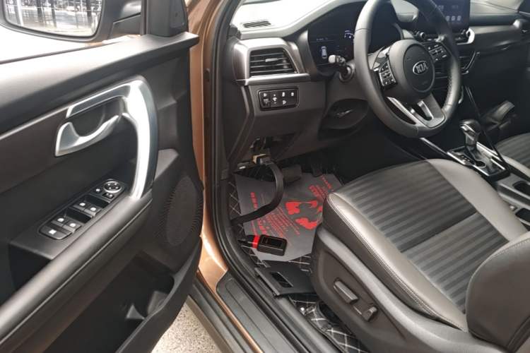 Used Kia Sportage R 2018 2.0L Automatic Smart Luxury Version China V Standard Driver Seat