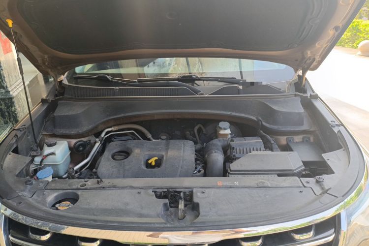 Used Kia Sportage R 2018 2.0L Automatic Smart Luxury Version China V Standard Engine Bay