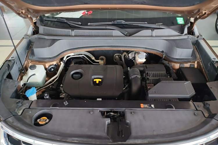 Used Kia Sportage R 2018 2.0L Automatic Smart Luxury Version China V Standard Engine Bay