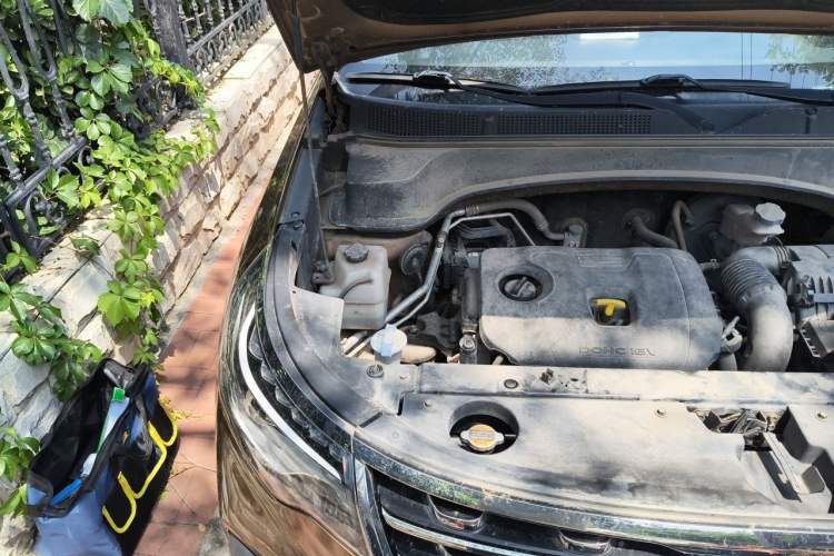 Used Kia Sportage R 2018 2.0L Automatic Smart Luxury Version China V Standard Engine Bay Right