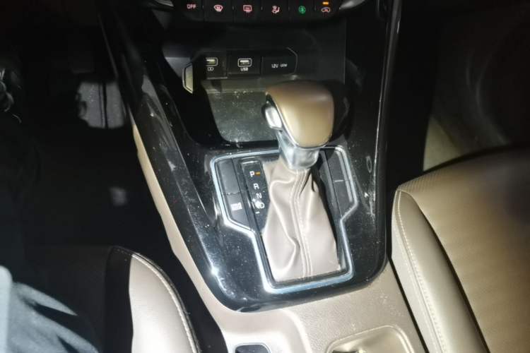 Used Kia Sportage R 2018 2.0L Automatic Smart Luxury Version China V Standard Gear Lever