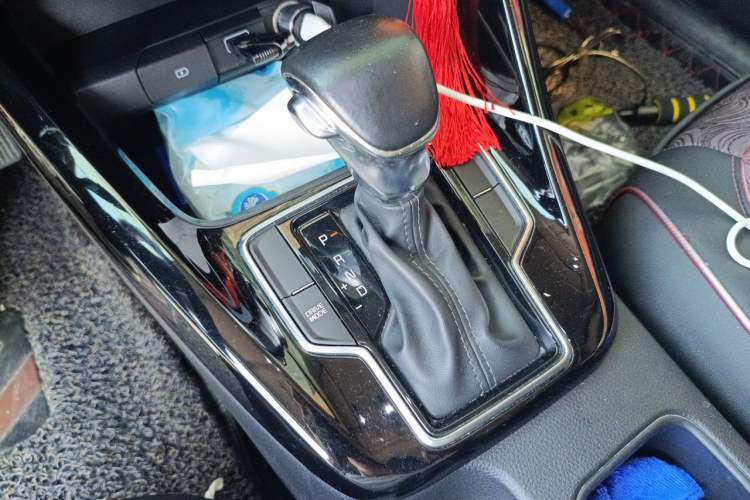 Used Kia Sportage R 2018 2.0L Automatic Smart Luxury Version China V Standard Gear Lever