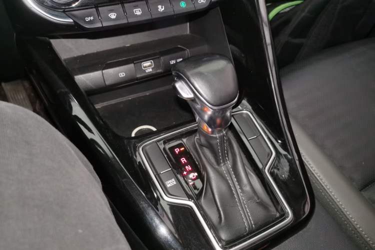 Used Kia Sportage R 2018 2.0L Automatic Smart Luxury Version China V Standard Gear Lever