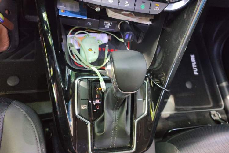 Used Kia Sportage R 2018 2.0L Automatic Smart Luxury Version China V Standard Gear Lever