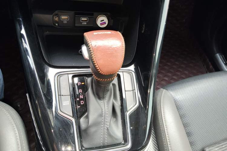Used Kia Sportage R 2018 2.0L Automatic Smart Luxury Version China V Standard Gear Lever