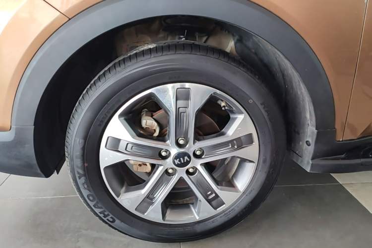 Used Kia Sportage R 2018 2.0L Automatic Smart Luxury Version China V Standard Left Front Wheel Hub