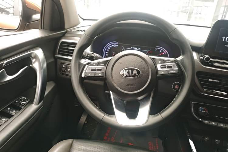Used Kia Sportage R 2018 2.0L Automatic Smart Luxury Version China V Standard Steering Wheel