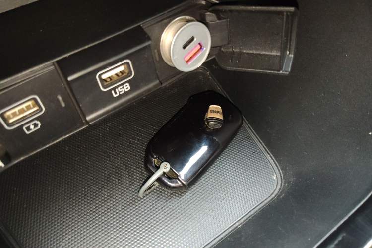 Used Kia Sportage R 2018 2.0L Automatic Smart Luxury Version China V Standard Vehicle Key
