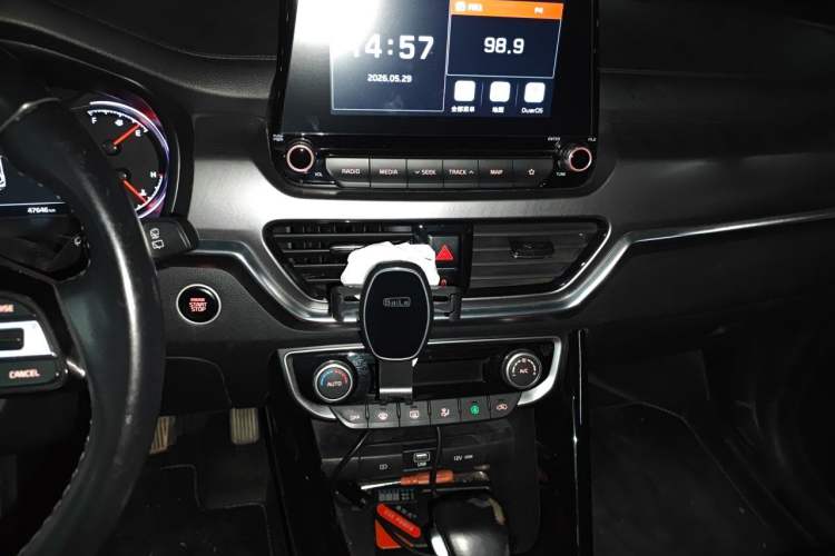 Used Kia Sportage R 2019 2.0L Automatic Smart Luxury Edition Audio And AC Panel