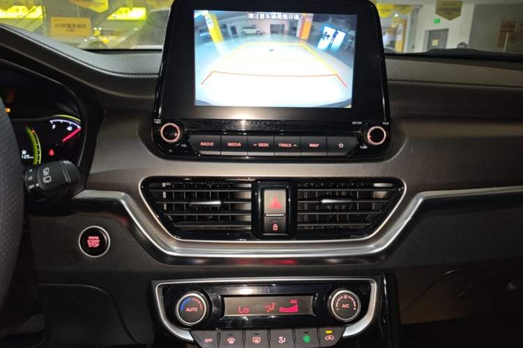 Used Kia Sportage R 2019 2.0L Automatic Smart Luxury Edition Audio And AC Panel