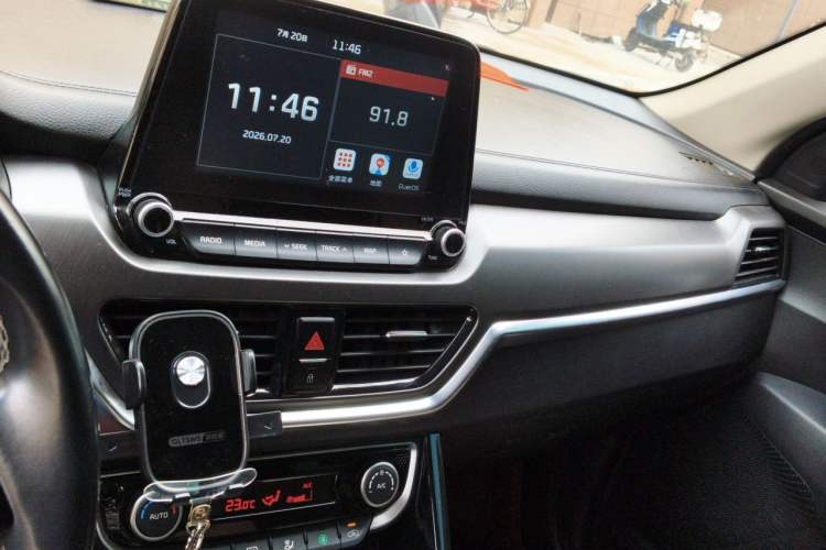 Used Kia Sportage R 2019 2.0L Automatic Smart Luxury Edition Audio And AC Panel