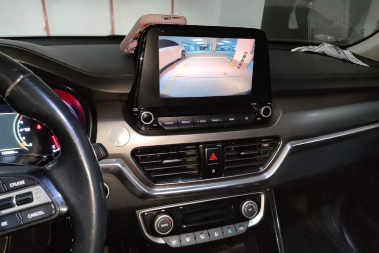Used Kia Sportage R 2019 2.0L Automatic Smart Luxury Edition Audio And AC Panel