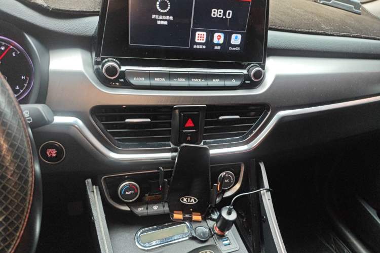 Used Kia Sportage R 2019 2.0L Automatic Smart Luxury Edition Audio And AC Panel