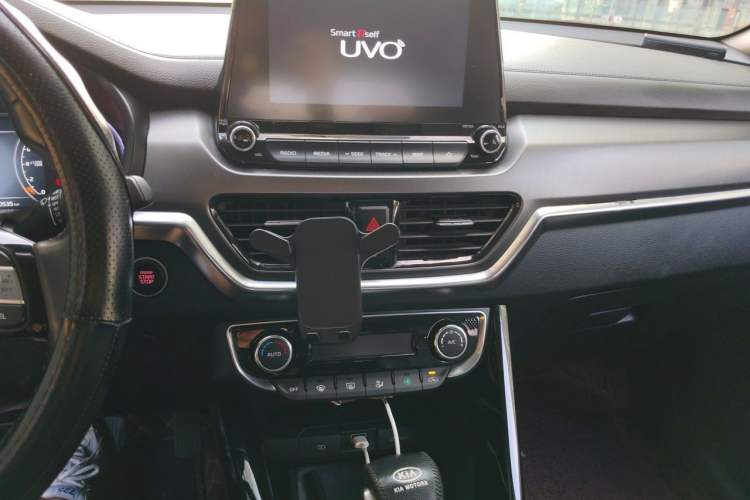 Used Kia Sportage R 2019 2.0L Automatic Smart Luxury Edition Audio And AC Panel